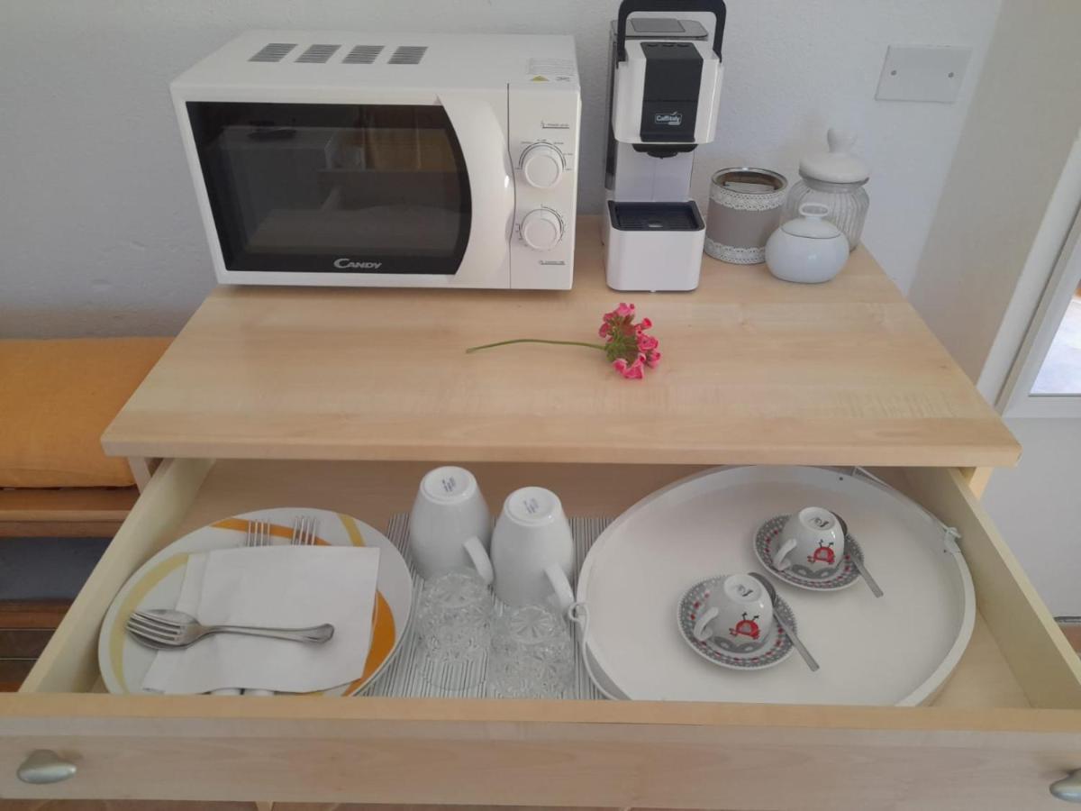 La Restanza Hotel Pula Buitenkant foto